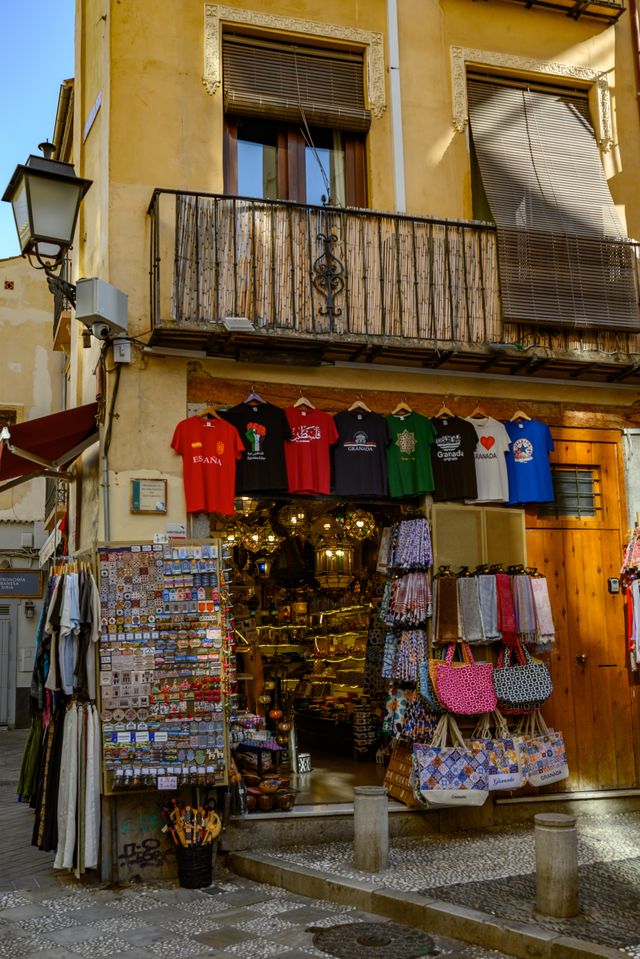 Spain Travel Guide: Attractions, Culture, Food & Travel Tips