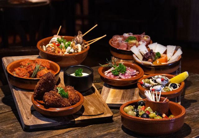 Spain Travel Guide: Attractions, Culture, Food & Travel Tips