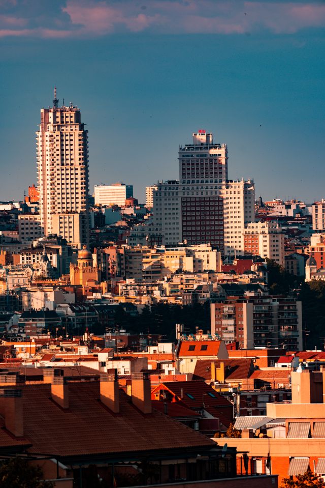 Spain Travel Guide: Attractions, Culture, Food & Travel Tips