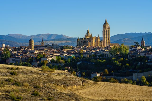 Spain Travel Guide: Attractions, Culture, Food & Travel Tips
